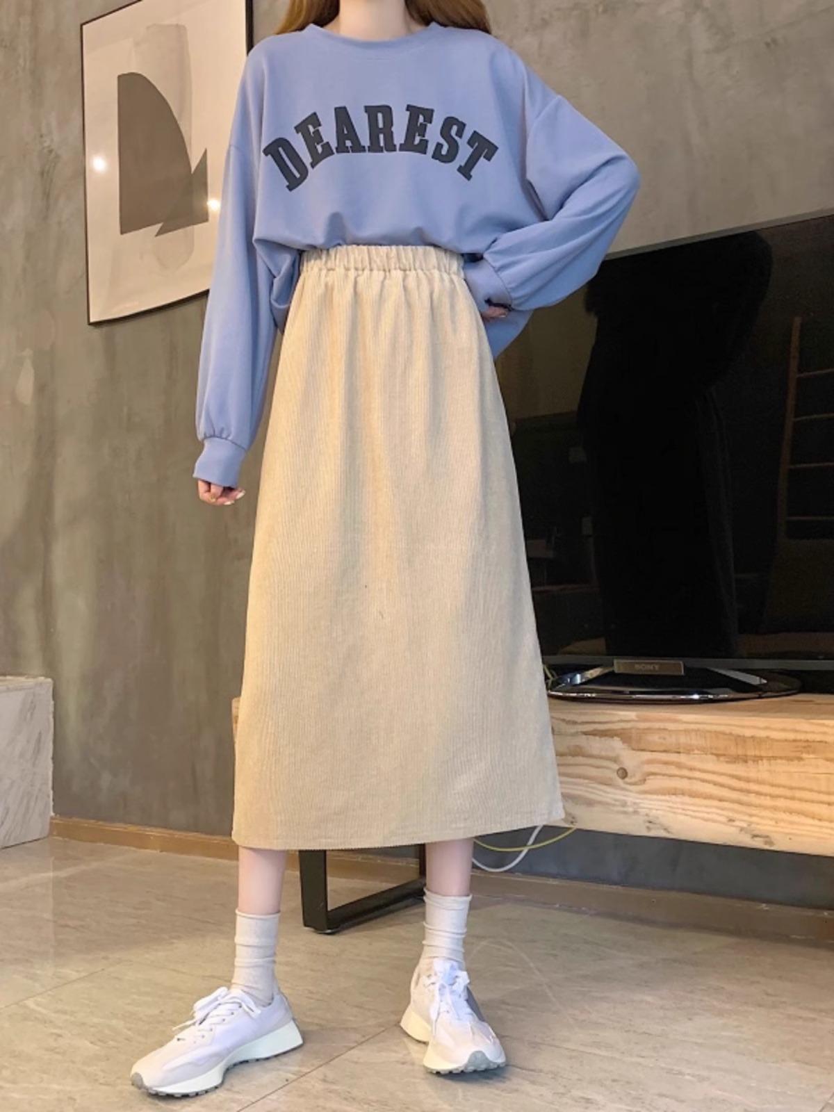 

Женская узкая вельветовая юбка А-силуэта с высокой талией — стильная модель средней длины с разрезом для осени/зимы 2023 г. L абрикосовый