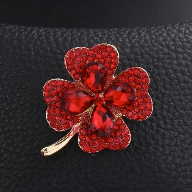 

New Temperament Fashion Four Leaf Heart Crystal Flower Brooches for Women Charm Shiny Zircon Party Pins Suit Jewelry Accessories AB&Red красный