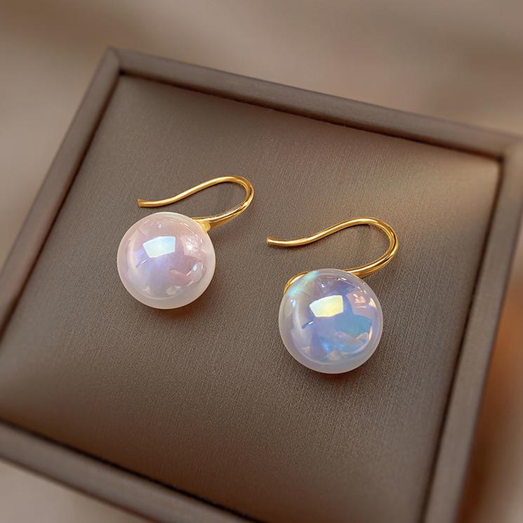Elegant Korean Mermaid Pearl Earrings – 2022 Trendy Design for Women