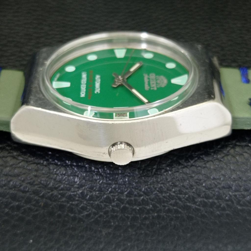 AUTOMATIC 46941 VINTAGE ORIENT JAPAN MENS GREEN COLOR DIAL WATCH a701817-5 R207-a701817