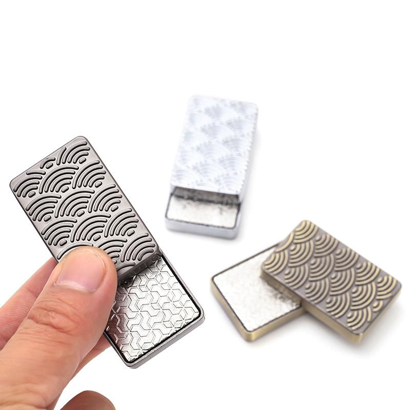 1 pz Lega EDC Push Card Albero di Natale Illimitato Metallo Punta delle Dita Giroscopio Rotatore Giocattolo Anti Pressione