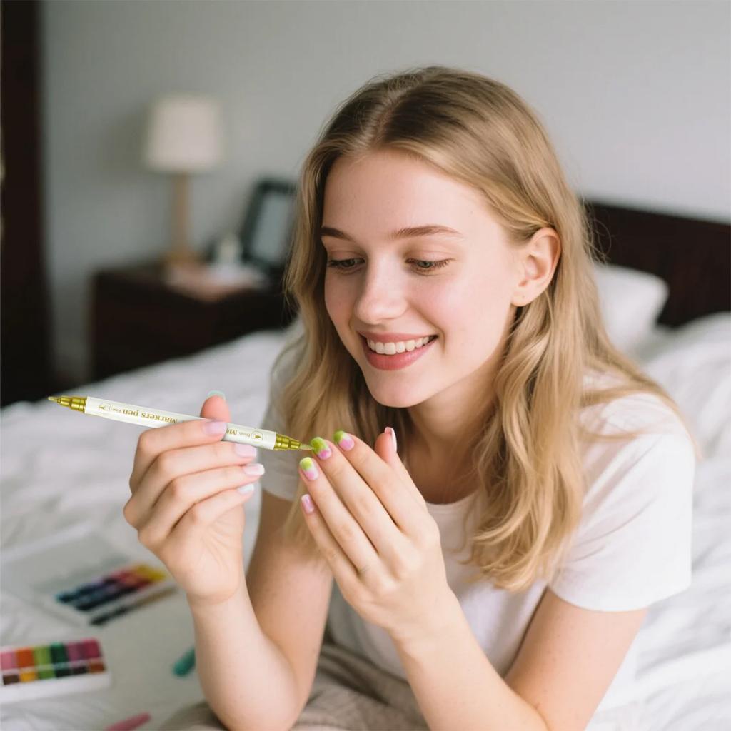 Zestaw 10 kolorów pisaków do paznokci 0,5 mm, pisaki z farbą akrylową do zdobienia paznokci, manicure, dekoracji DIY 10 ml