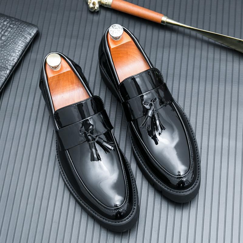 Fashion Korean Style Thick Bottom Tassels Casual Slip on Non-slip Metal Buckle Decoration Fashionable Brand Men's Shoe Tips Loafer Shoes