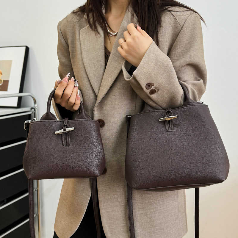 Yüksek kaliteli yeni bambu çanta mini el çantası bambu tokalı omuz askılı postacı çantası gündelik kadın çantası