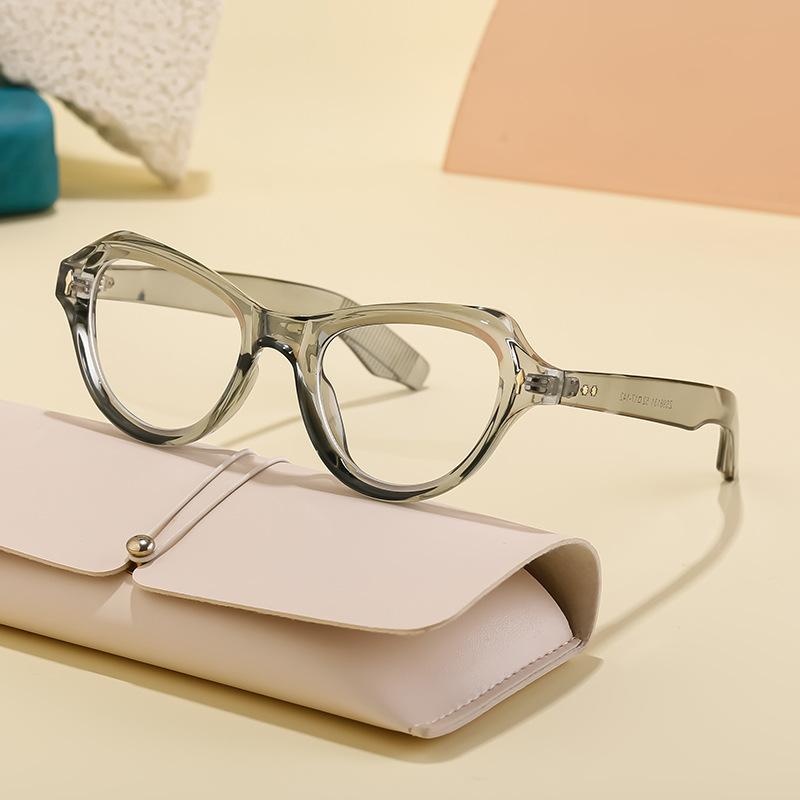 Cat Eye Flat Glasses Women'S Outdoor Street Photography Can Be Matched With Myopia Glasses Women'S Tide