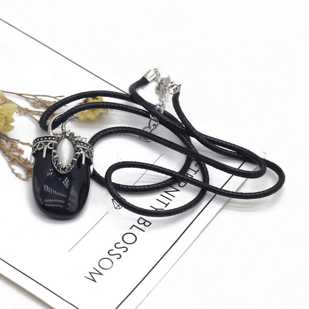 1Pcs Lot Natural Stone Moon-shaped Necklace Pendant Agate Opal Amethyst Charm With Leather Cord Chain Necklaces for Women Men Jewelry 22x45 Mm