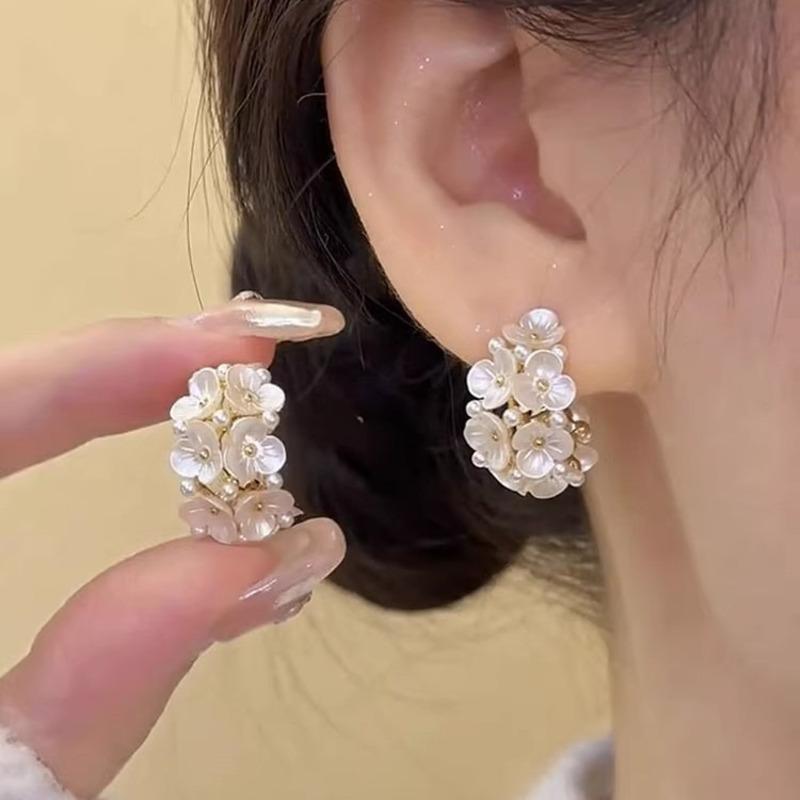 Elegant Temperament Shell Flower Earrings Korean Imitation Pearl Flower Circle Earrings For Women Sweet Unique Jewelry Gifts