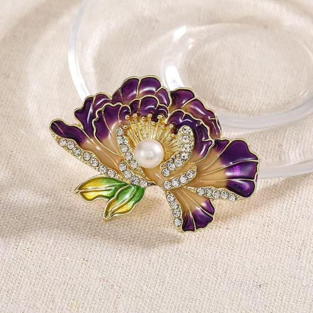 Exquisite High-End Peony Brooch: Elegant Chinese Style Flower Pin for Women's Clothing Accessories or Gift.