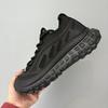 Neue Herrenschuhe - Atmungsaktive Schuhe für Freizeit, Sport und Laufen, mit weichen Sohlen.
