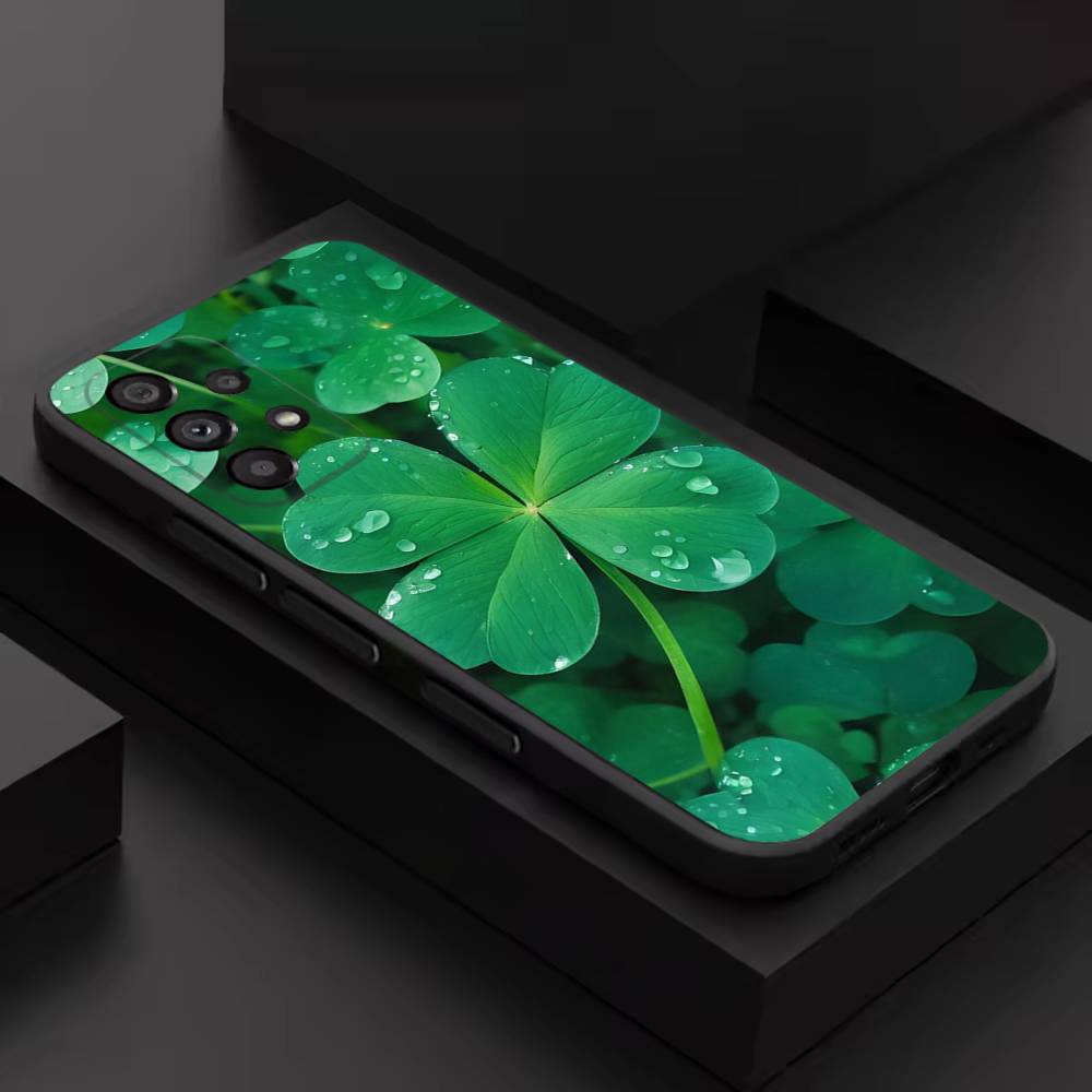 

Clover Plant Four Leaf For Samsung S 26,25,24,23,22,30,21,10,9,Ultra,Plus,Lite,FE,4,5G Black Soft Case Phone Case SamsungS30Plus