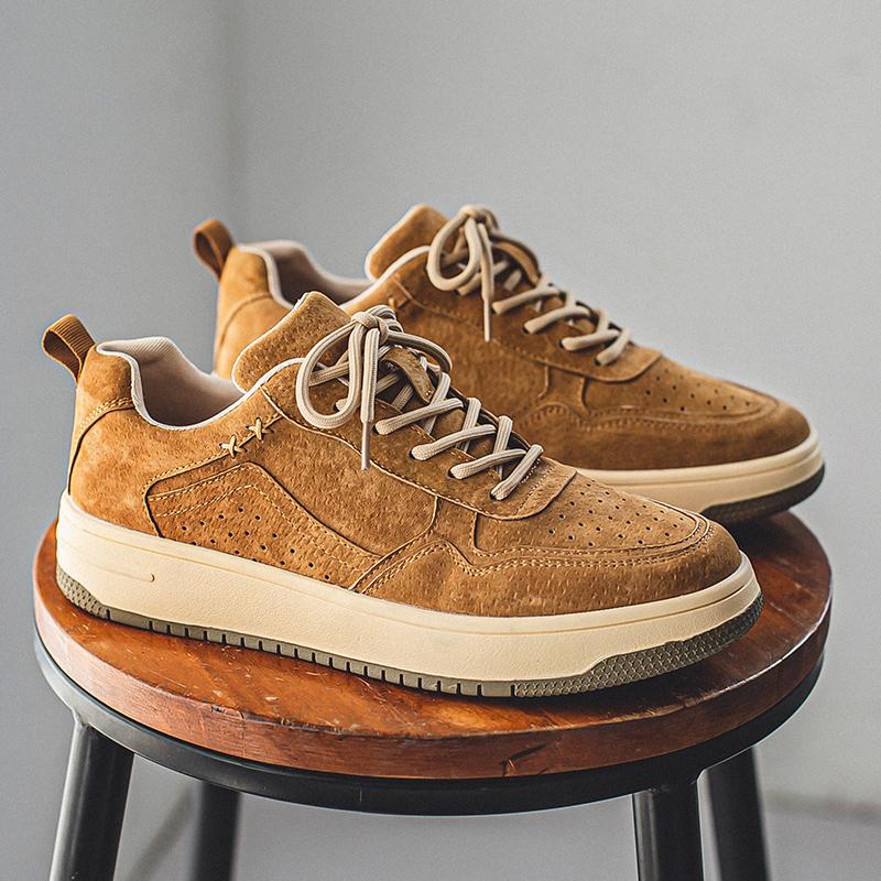 

Новые коричневые кожаные кроссовки для скейтбординга для мужчин, спортивные кроссовки средней высоты, нескользящие, повседневные, из мягкой кожи, на шнуровке, дышащие 38