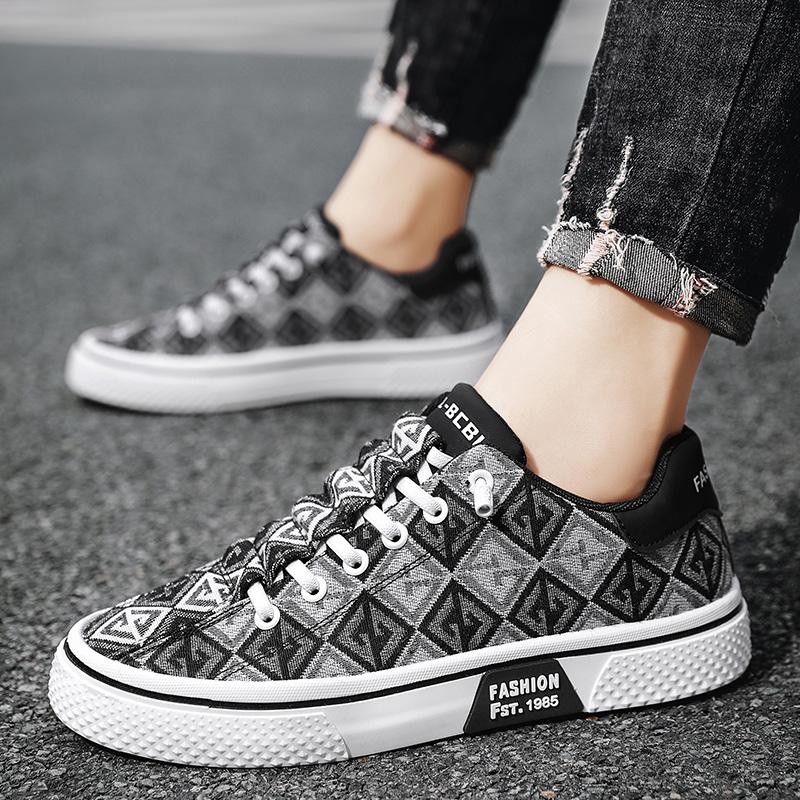 Fashion New High Quality Men's Casual Canvas Shoes Outdoor Sports Comfortable Non-slip Shoes Light Wear-resistant Low Top Board Shoes
