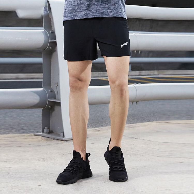 Li Ning Serie Corsa Allenamento Sport Fitness Tessuto Asciugatura Rapida Pantaloncini Casual Uomo pantaloncini Nero AKSQ071-2