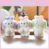 Adorável Chaveiro de Pelúcia de Cachorro com Laço, Brinquedo de Pelúcia Super Macio de Pelúcia Curta, Enfeite para Mochila, Presente para Meninas
