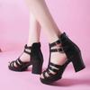 Prawdziwa Skóra PU Damskie Sandały Czarne Seksowne Wysoki Obcas Gladiatorki Wycięcia Peep Toe Klamra Lato Damskie Buty Codzienne