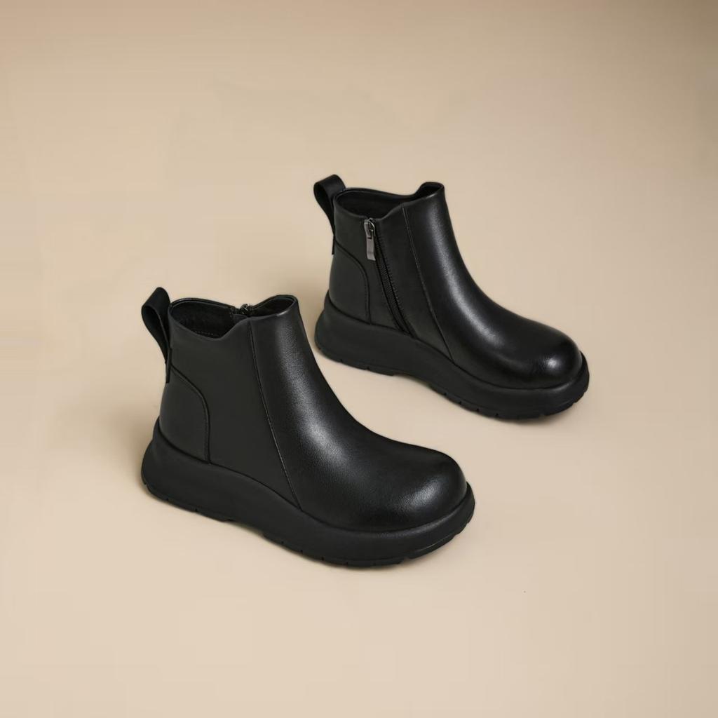 Leather platform Martin boots women's 2025 new autumn and winter retro Chelsea boots black versatile small short boots