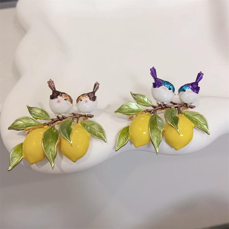 Trendy Enamel Bird And Lemon Brooches For Women Animal Fruit Pins Casual Party Accessories  Year Gifts