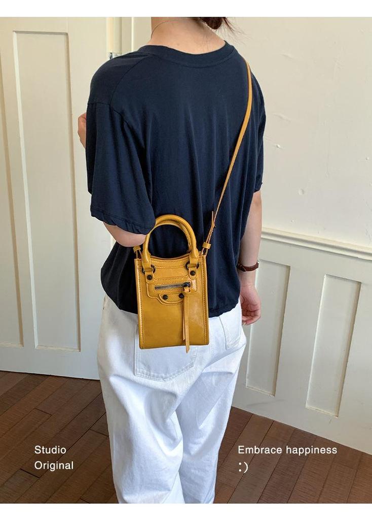 2026 Women's Trendy Rivet Motorcycle Crossbody Bag - High-Quality Textured Phone Handbag