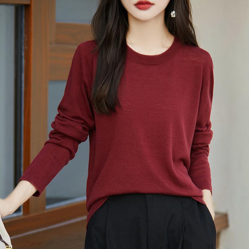 Women's Minimalist Wool Pullover - Thin, Round Neck, Long Sleeve, Loose Fit
