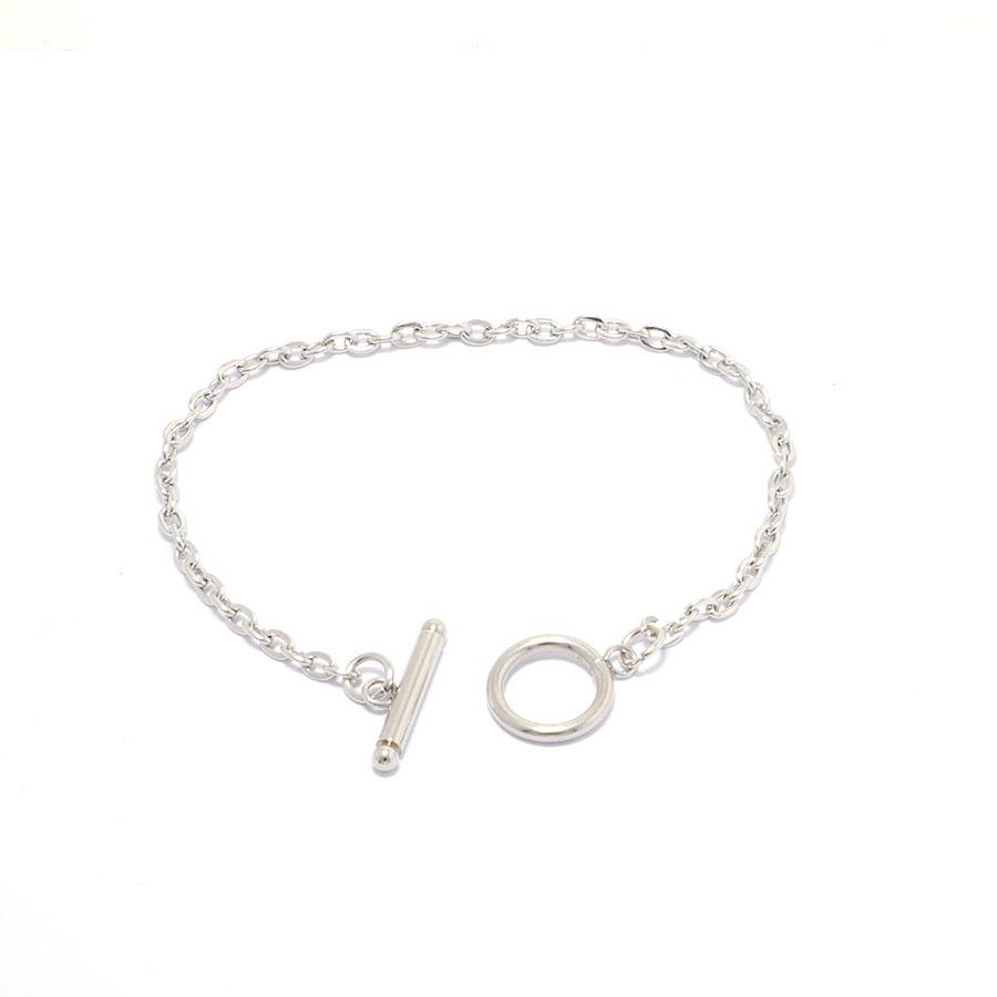 European-American Retro Geometric OT Buckle Necklace: Elegant Women's Clavicle Chain with Niche Design and High-End Style