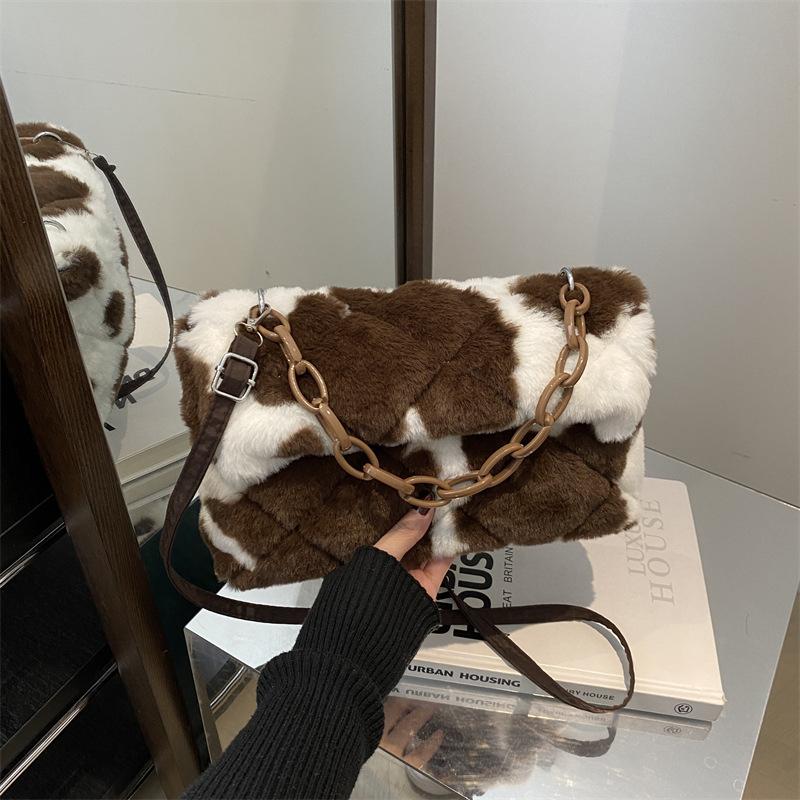 Soft Plush Faux Fur Underarm Bag for Women Trendy Single Shoulder Crossbody Purse Fashionable Daily Handheld Clutch