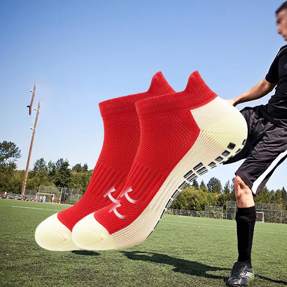 

Adult Non-Slip Ankle Athletic Socks with Gel Dots and Cushioned Sole красный