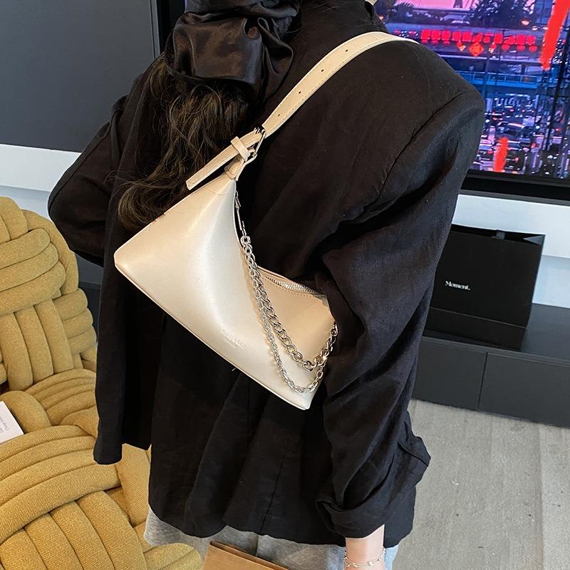 Niche Underarm Bag Women's New Fashion Versatile Dumpling Bag Casual Chain Shoulder Messenger Bag