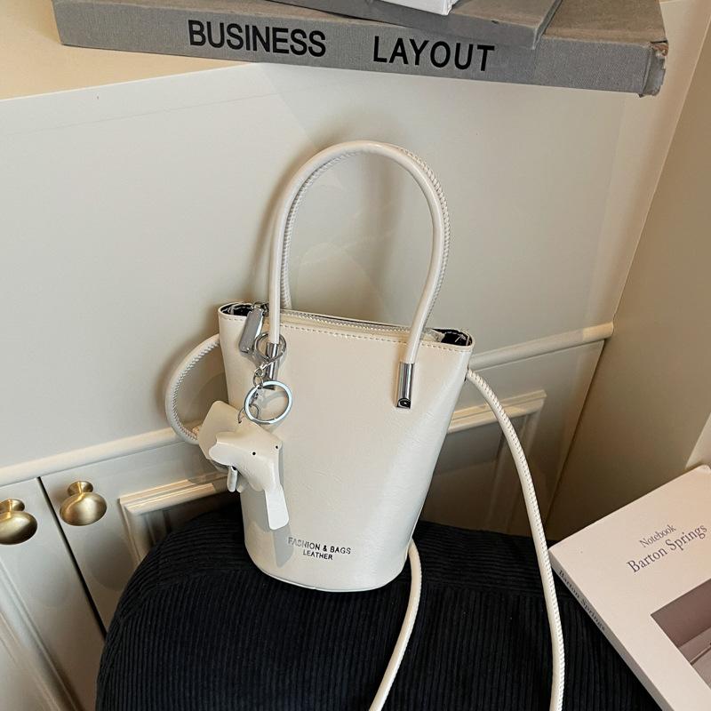 High-end Hand Bag Women's New Trendy Fashion Versatile Messenger Bag Popular Shoulder Bucket Bag