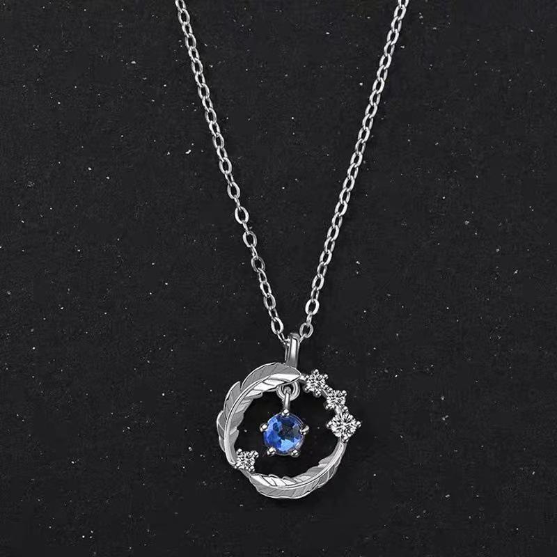 Mondstein Feder Halskette für Frauen - Elegantes Geschenk für Freundin