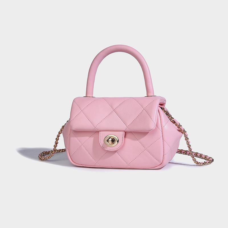 

Women s bag 2024 spring new Xiaoxiangfeng handbag fashionable versatile diamond dopamine one shoulder messenger women s bag tide розовый