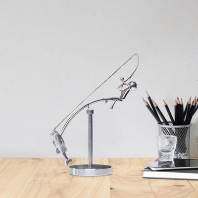 Kinetische Fischerskulptur Die balancierende Fischerskulptur Metall-Balance-Kunst Fischer Heimdekoration für Heim-Büro-Schreibtischdeko