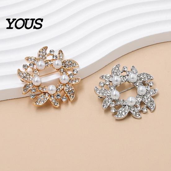 Lapel Pin Brooch Pin, Faux Pearl Wreath Design with Rhinestones Inlaid, Durable Circular Flower Leaf Garland for Coats Shirts Bags Accessories Alloy