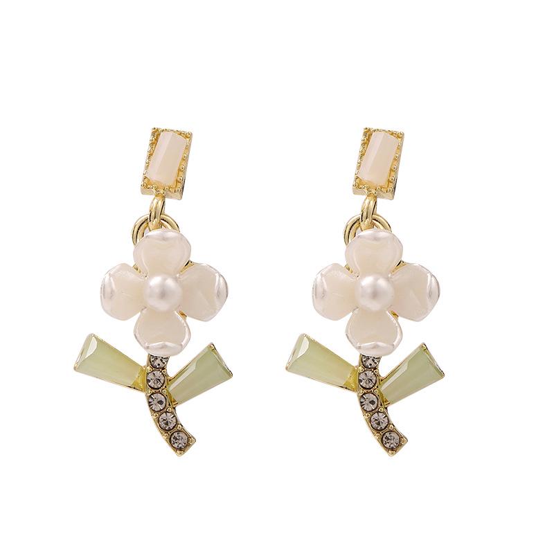 Exquisite S925 Silver Geometric Irregular Stud Earrings - Japanese & Korean Inspired