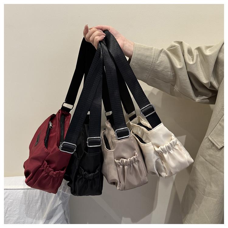 Women's Water-Repellent Nylon Crossbody Bag: Autumn/Winter Casual Solid Color Shoulder Bag