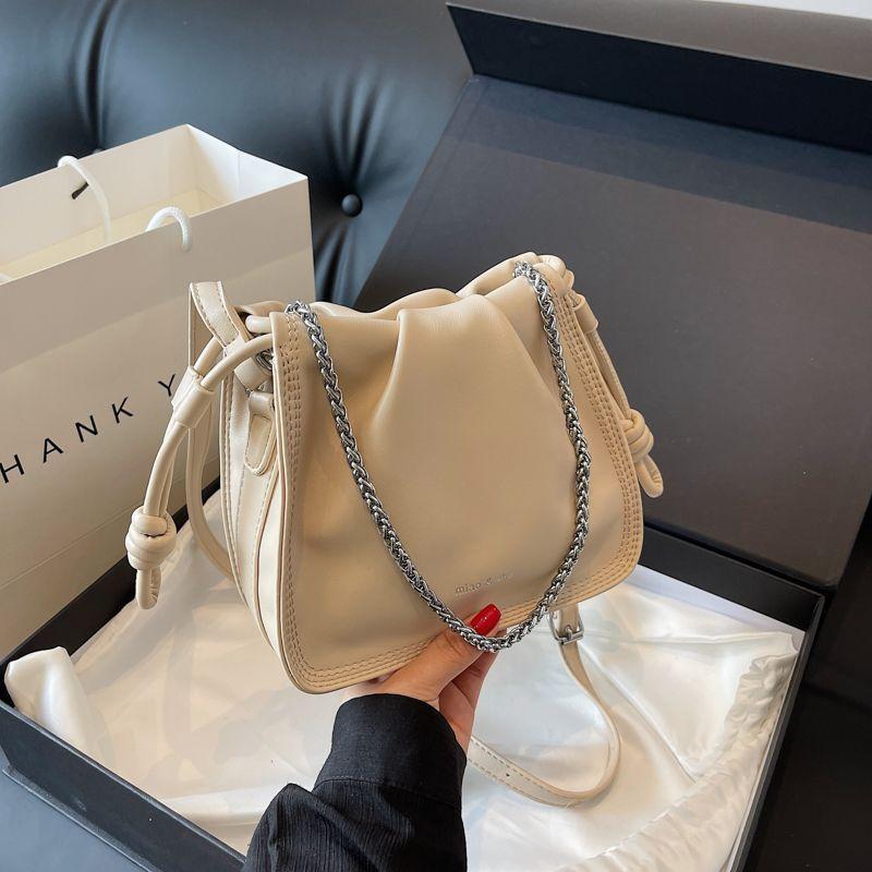Fashion Versatile Chain Small Bag Women's New Pleated Cloud Small Square Bag 2025 Autumn and Winter Niche Messenger Bag