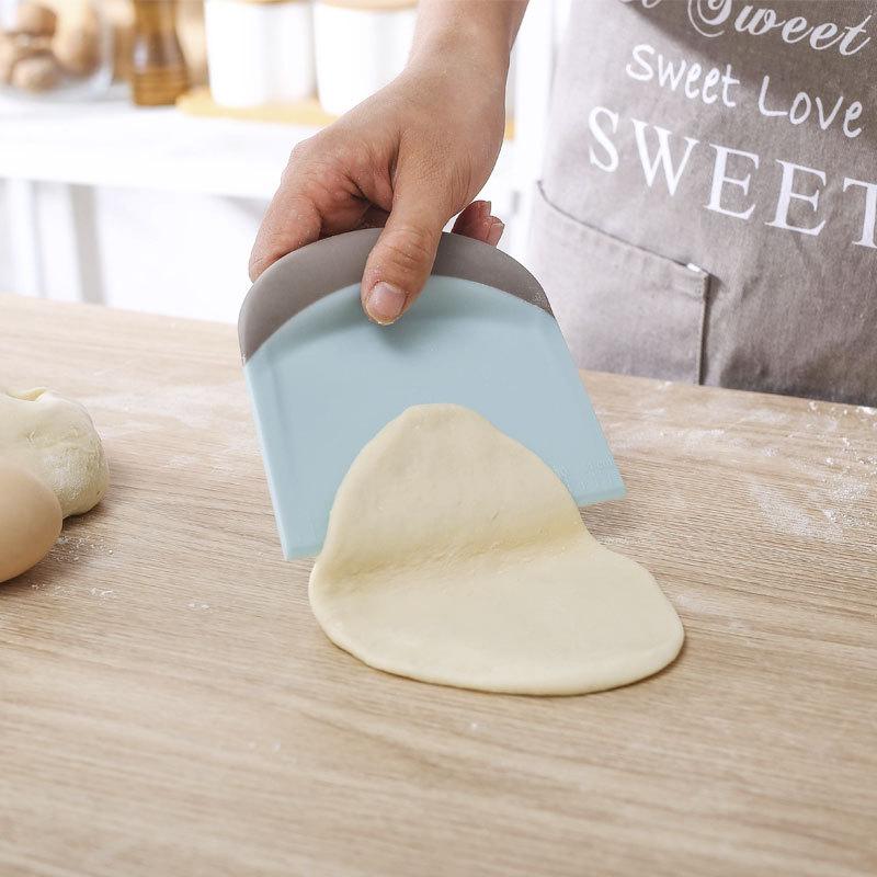 1PCS Multifunctional Plastic Scraper Baking Double Scale Trapezoidal Cutting Knife Household Pp Flour Dough Rice Noodle Cutting Knife