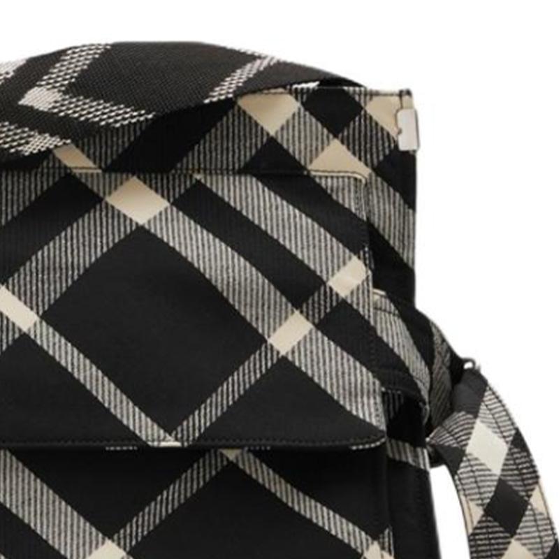 Burberry Check Woven Messenger Bag Black Beige Large Crossbody Shoulder Bag for Women Daily Commute Travel 80950141