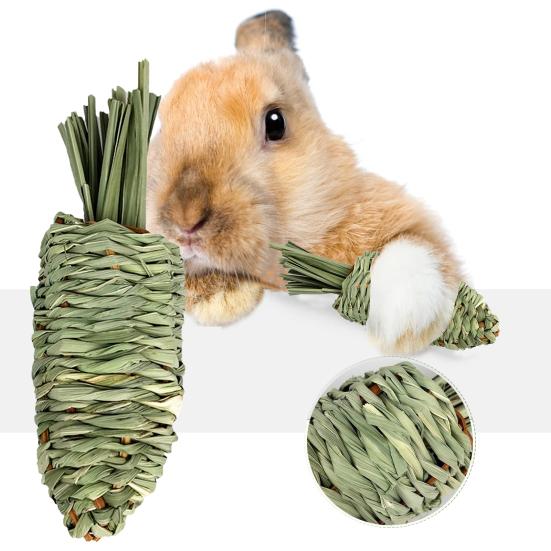 Small Animal Toy Natural Grass Handmade Weaving Teeth Grinding Toy Hamster Rabbit Carrot Chew Toy Pet Toy