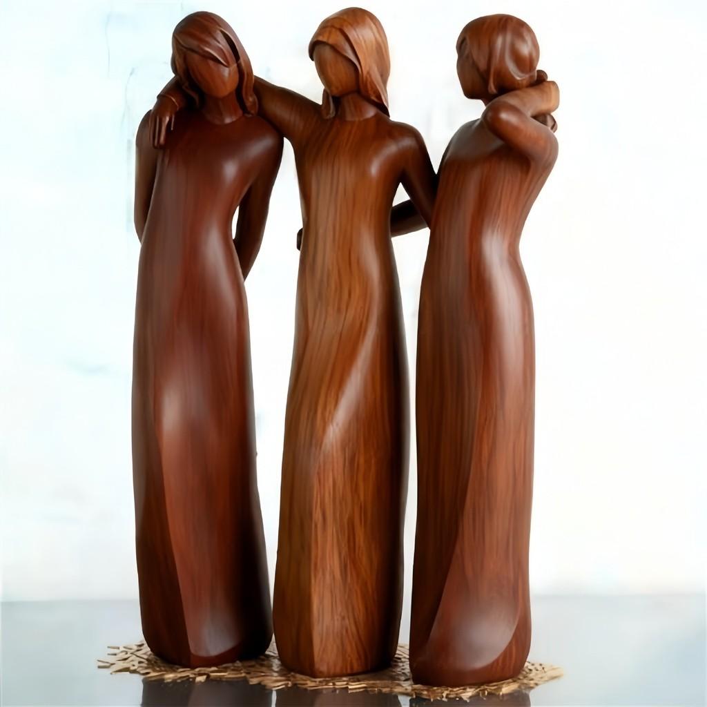 Heart Resin Decor Figurine With Wooden Texture For Home And Garden Decor