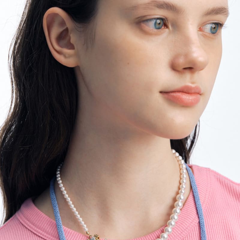 VINTAGE HOLLYWOOD Tiny Ribbon Pearl Necklace_VH2412NE001M