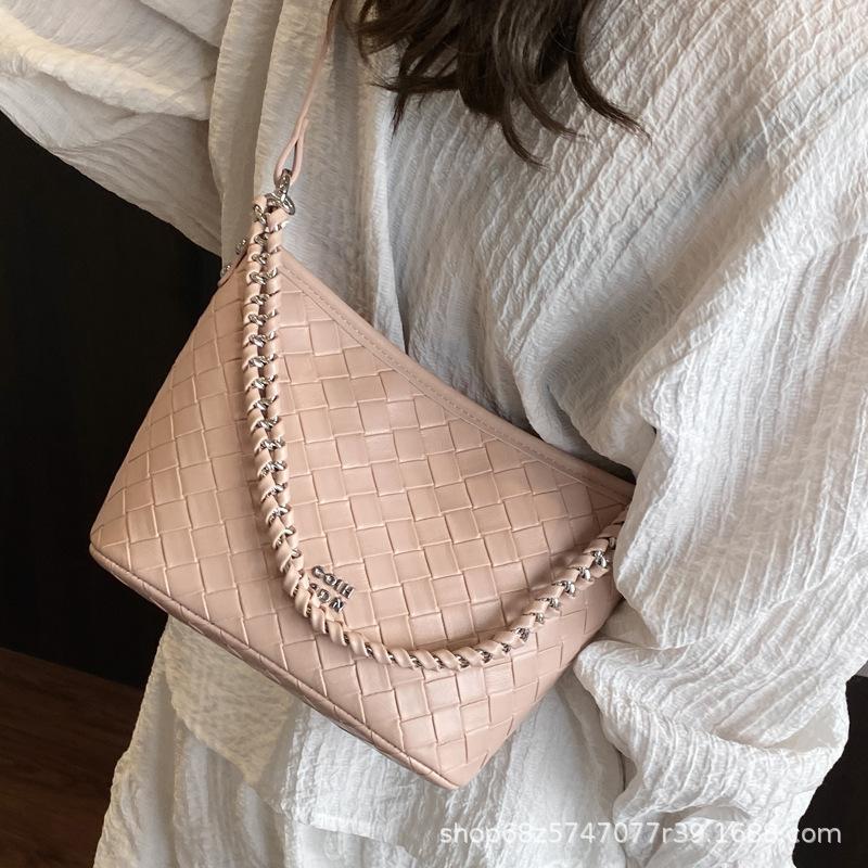 This Year's Popular Bag Women's 2025 New Fashion Texture Shoulder Bag Simple Foreign Style Chain Crossbody Bucket Bag
