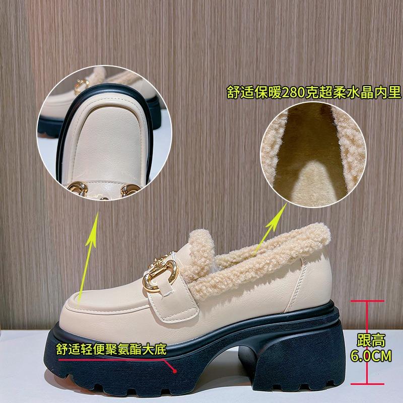 Leather women's winter new women's fashion versatile thick heel single shoes velvet warm women's shoes