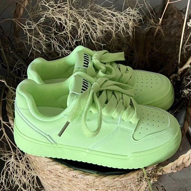 Campus style 2025 new autumn little white shoes women's versatile niche original bread shoes ins trendy casual board shoes