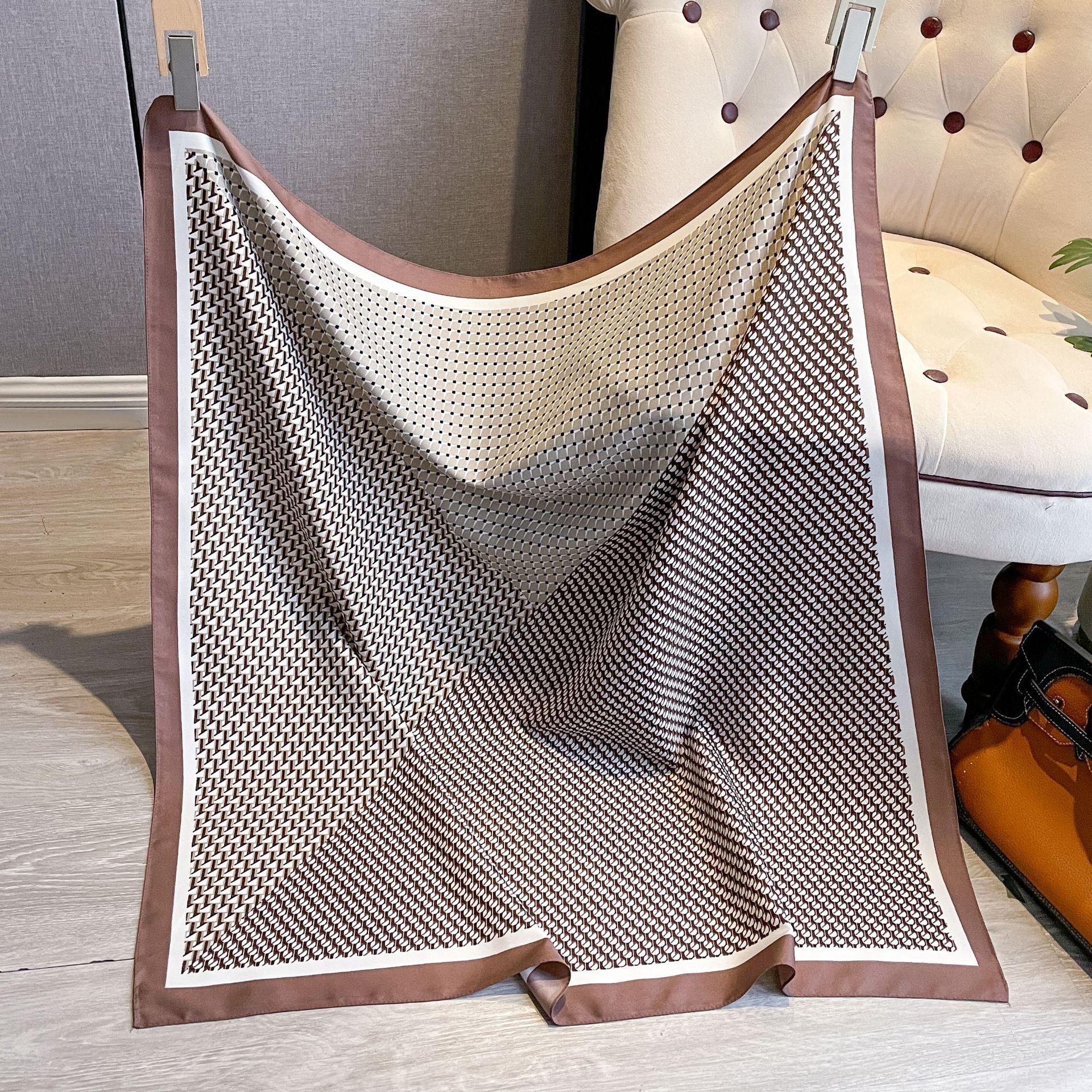 

Весенний 90 Искусственный шелк Маленький квадратный шарф Модный твиловый шелковый шарф Простой и универсальный женский платок-шаль Головной платок