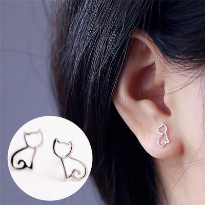 Mode 1 paire de boucles d'oreilles élégantes plaquées argent, jolies boucles d'oreilles de dessin animé de chats ajourés
