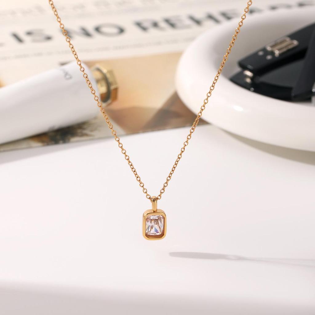 European and American Zirconium Titanium Necklace for Women, Light Luxury Clavicle Chain, Fashionable Versatile Stainless Steel Jewelry 