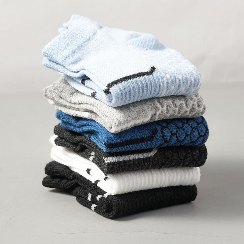 Men's Honeycomb Patterned Athletic Socks for Breathability Comfort Antibacterial Properties and Odor-free Feet.