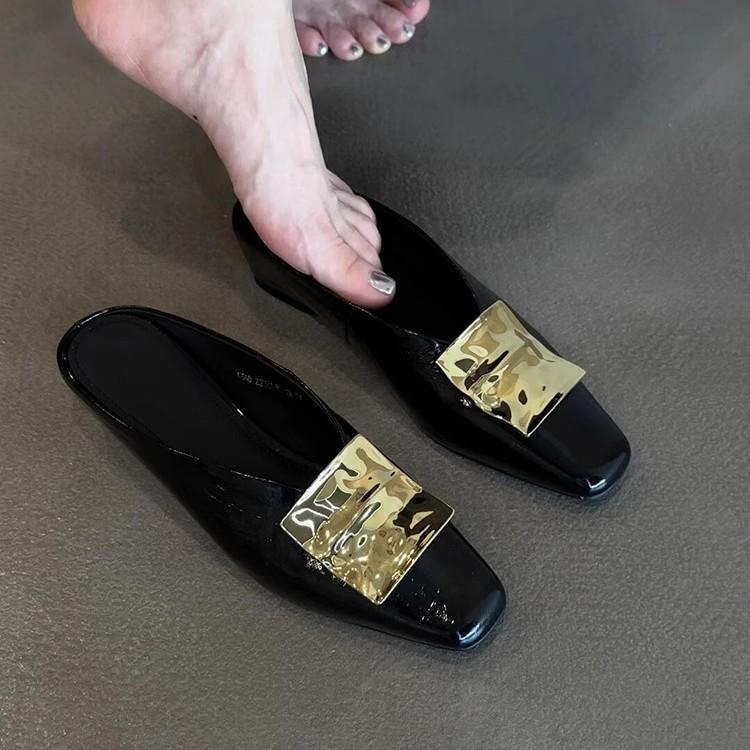 2025 new retro niche metal decorative square head baotou half slippers women's gold inner height-increasing slope heel cool slippers