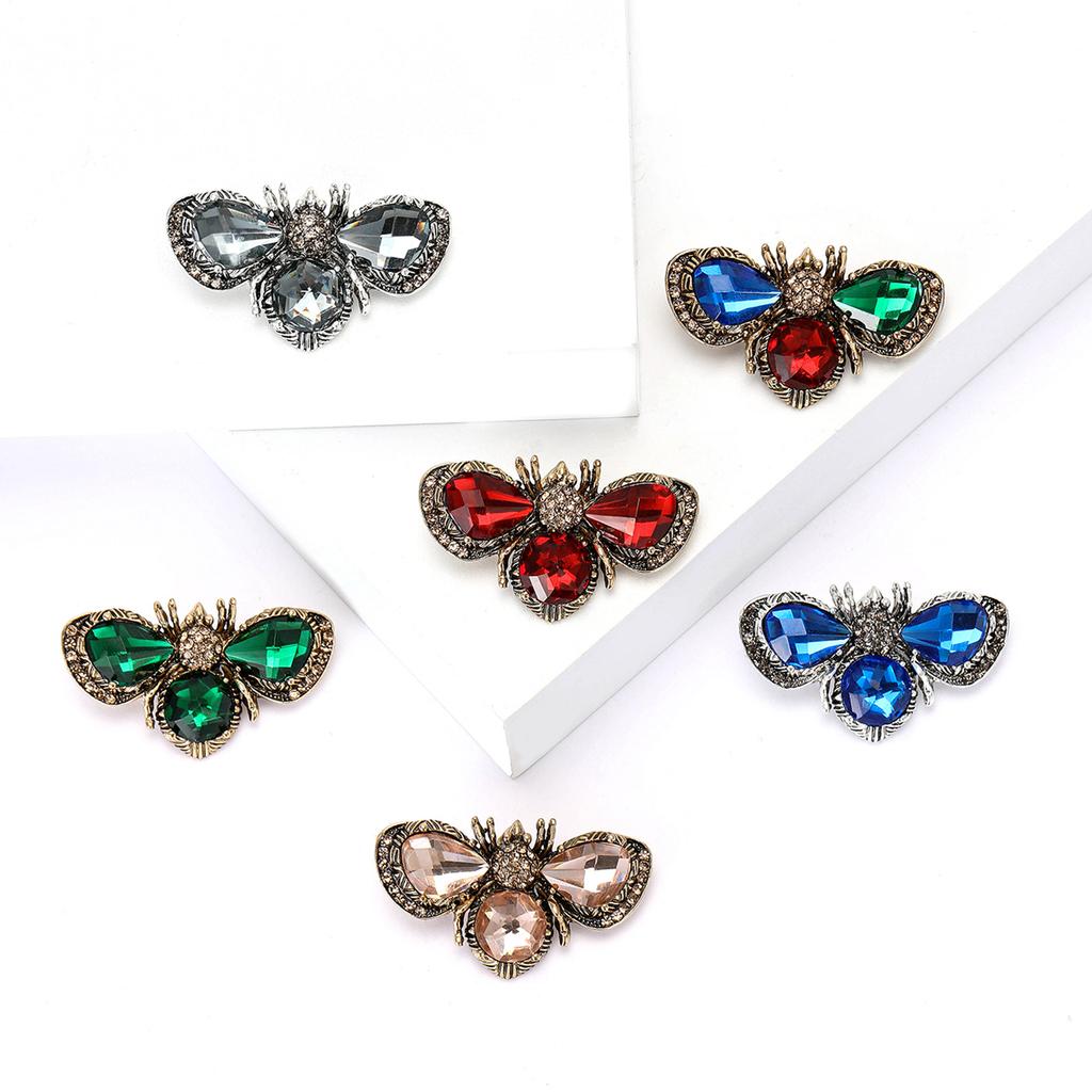Stylish Luxury Glass Bee Brooches for Women Unisex Rhinestone Insect Pins Event Party Backpack Decoration Clothes Accessories
