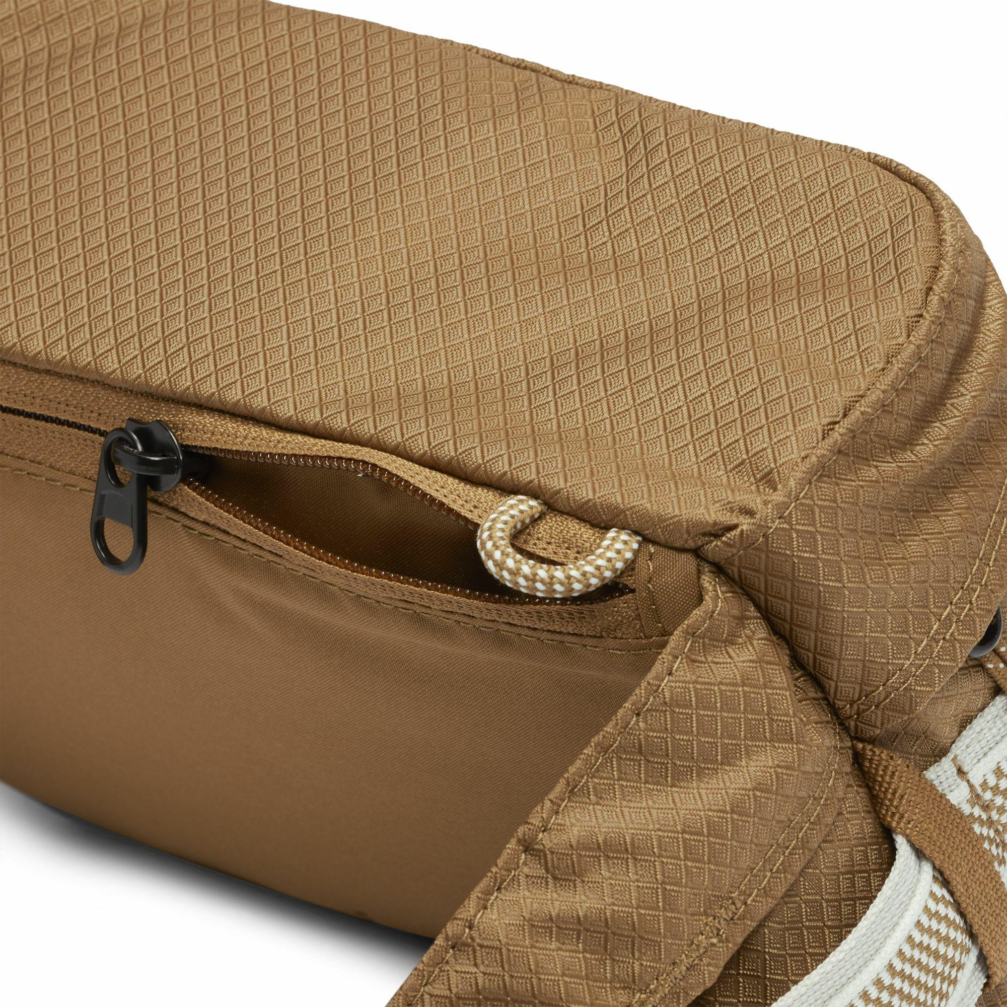 Поясная сумка Nike ACG Karst золотисто-бежевый хаки CK7511-216 FERR — фото 6